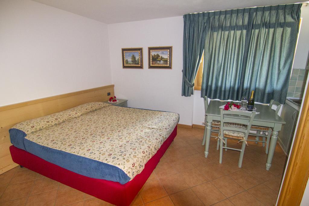 איזולצ'יה Agriturismo Raethia מראה חיצוני תמונה