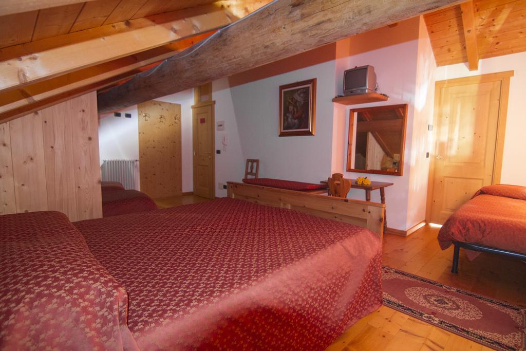 איזולצ'יה Agriturismo Raethia מראה חיצוני תמונה