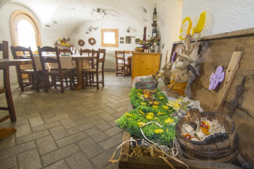 איזולצ'יה Agriturismo Raethia מראה חיצוני תמונה